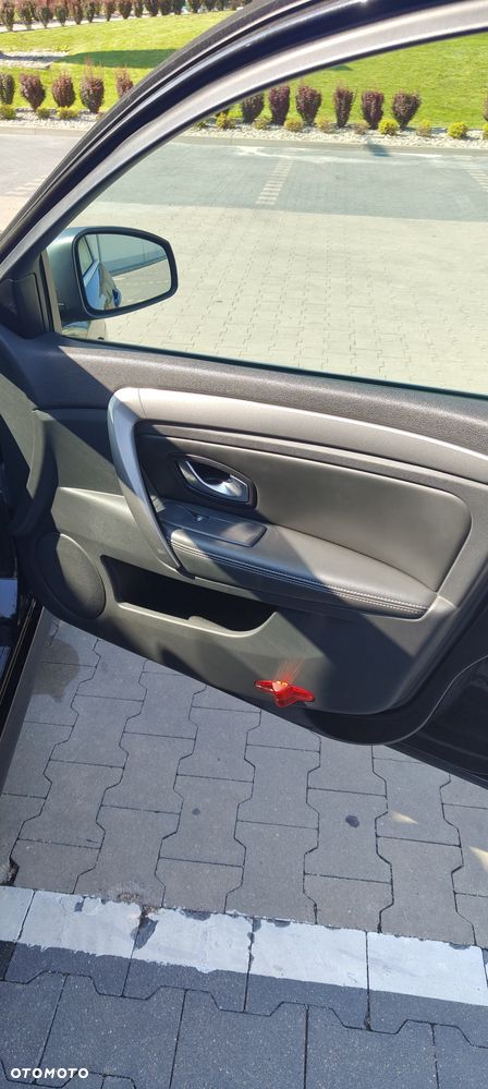 Renault Laguna 2.0 dCi GT ESM - 30