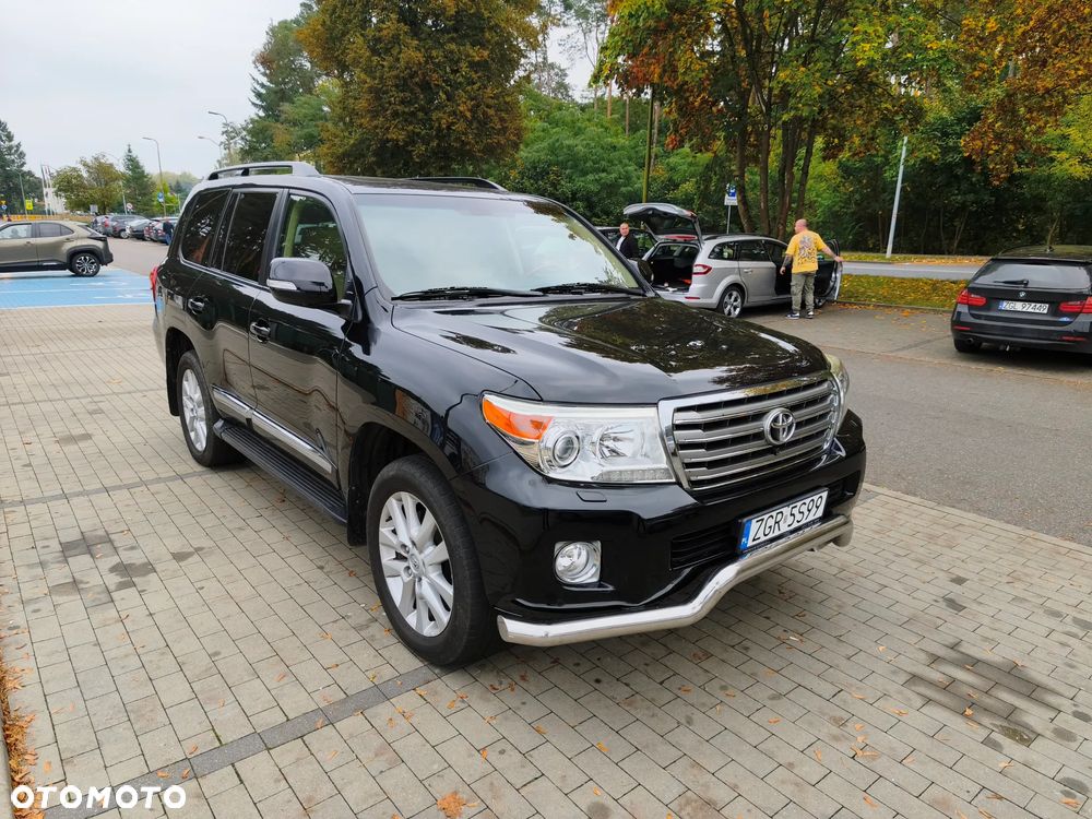 Toyota Land Cruiser 2013 photo 2