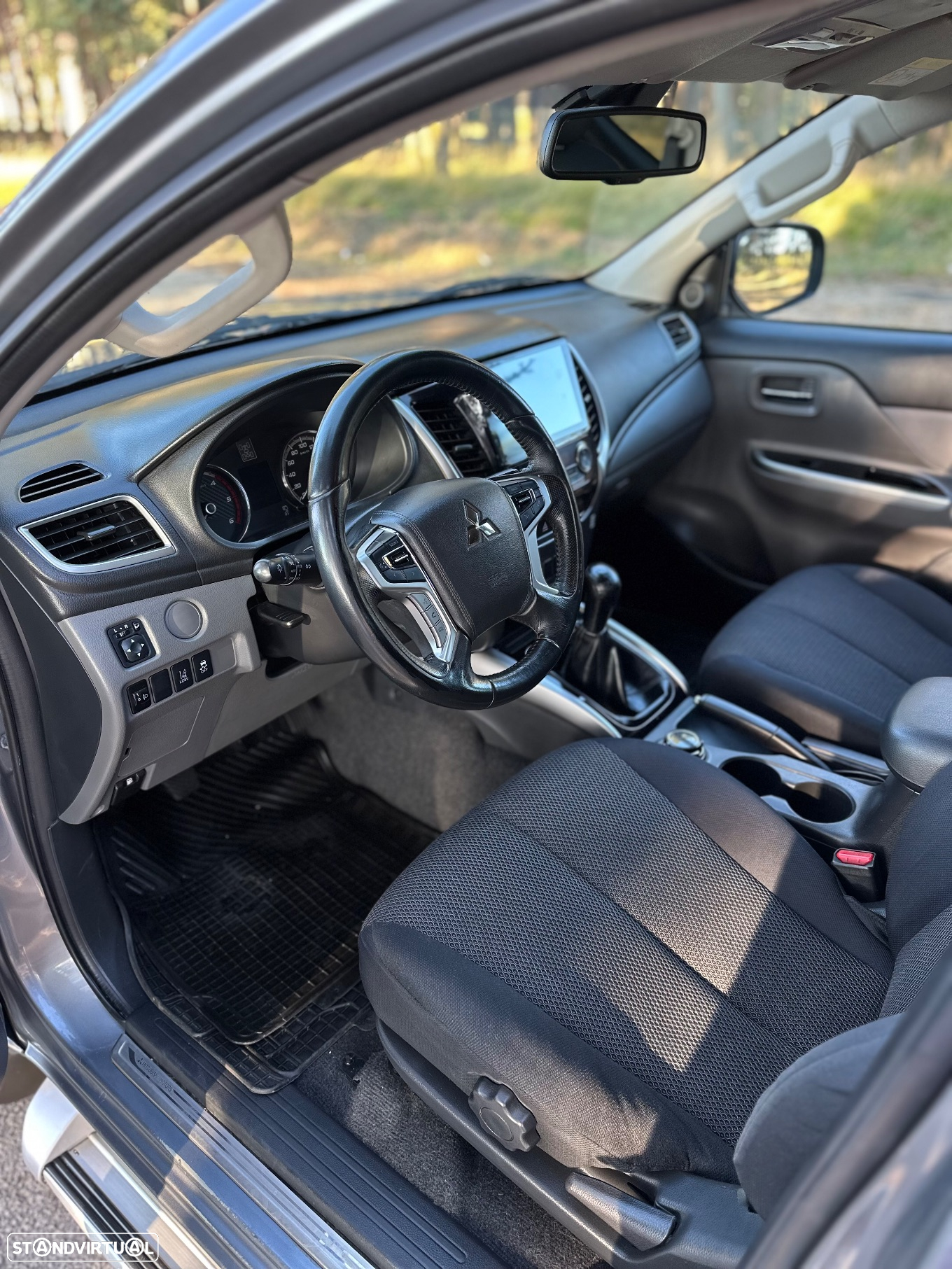 Mitsubishi L200 2.4 DI-D CD Intense Strakar 4WD - 19