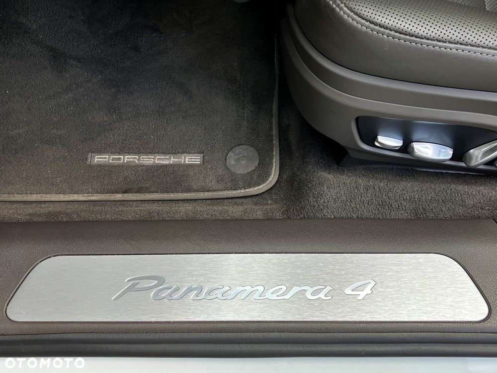 Porsche Panamera - 17
