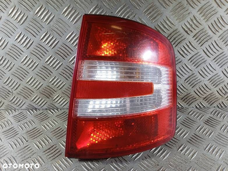 LAMPA PRAWA TYLNA SKODA FABIA 1 - 1