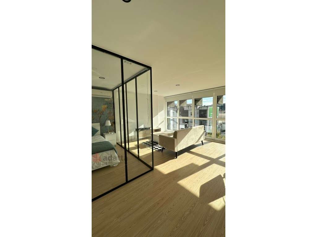 T1 Mobilado para Arrendamento - Avenida Fernão de Magalhães, Coimbra - Grande imagem: 2/17