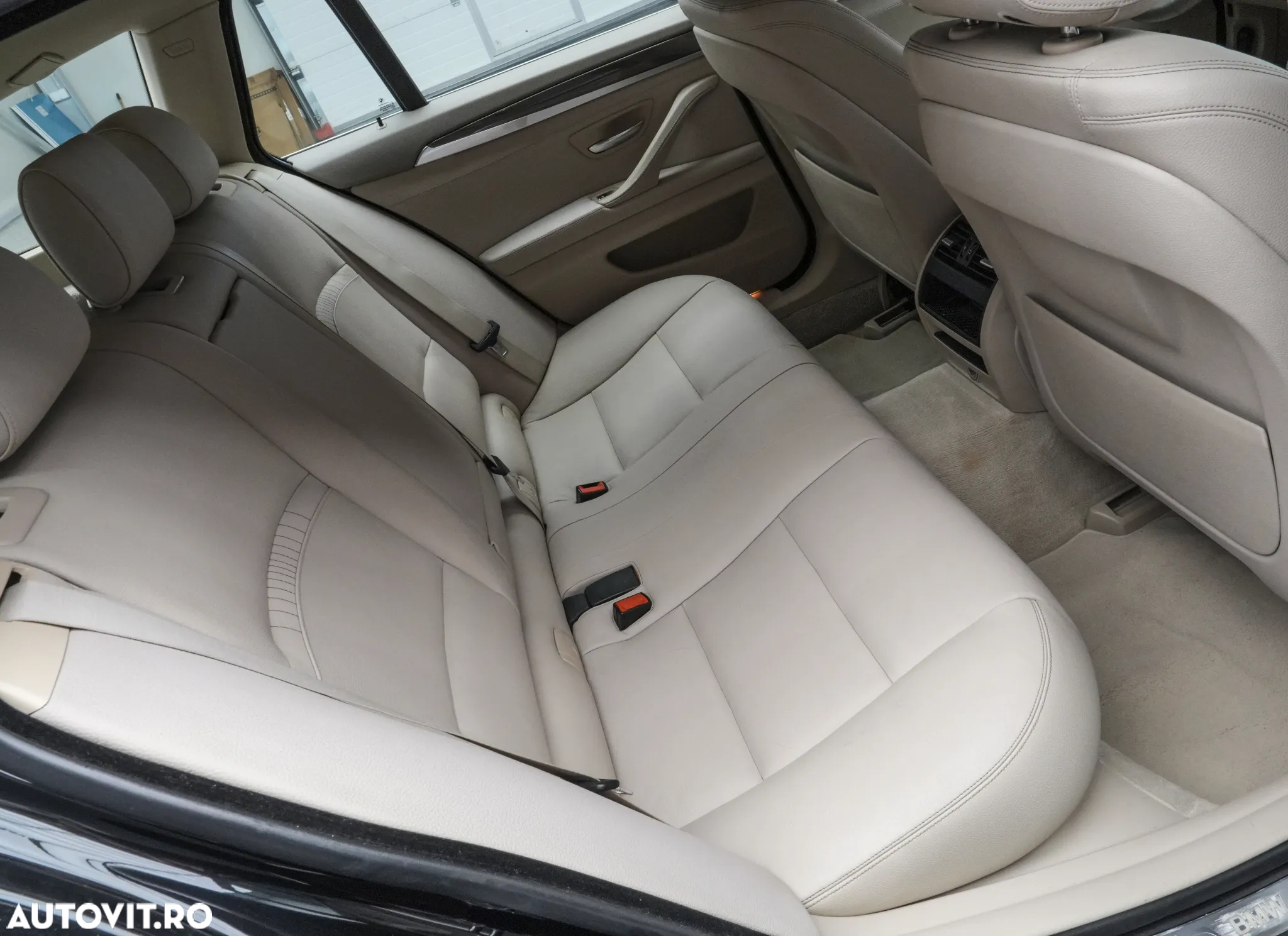 BMW Seria 5 525d xDrive Touring - 16