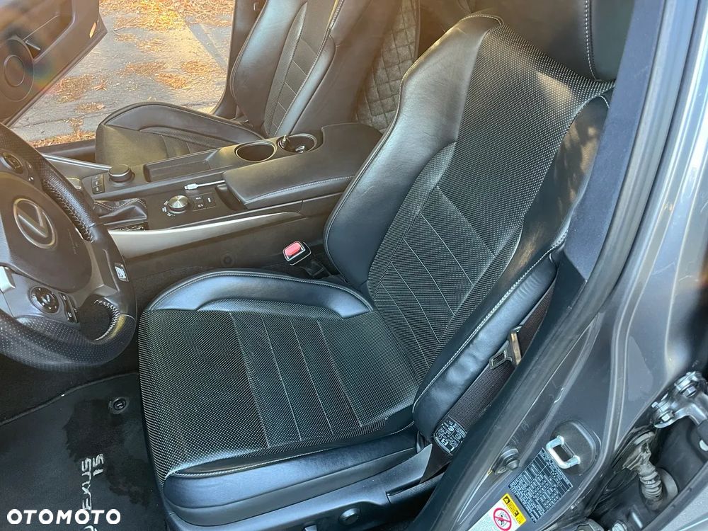 Lexus IS 200t F Impression - 10