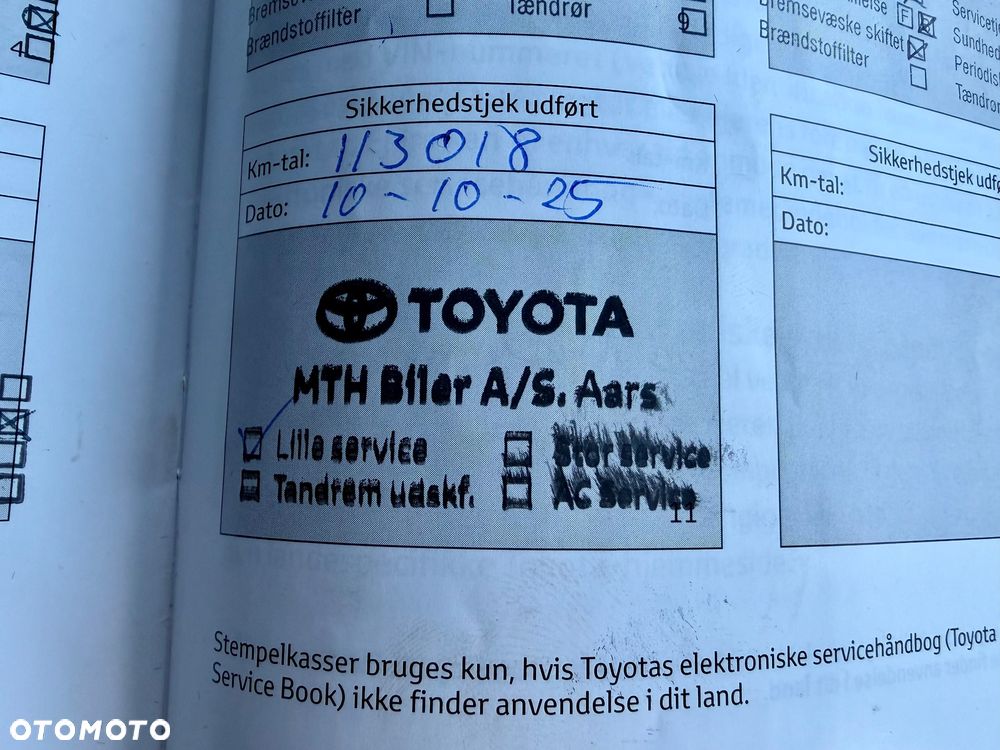 Toyota Avensis 1.8 Sol NAVI - 30