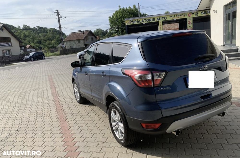 Ford Kuga 2.0 TDCi 2x4 Aut. ST-Line - 4