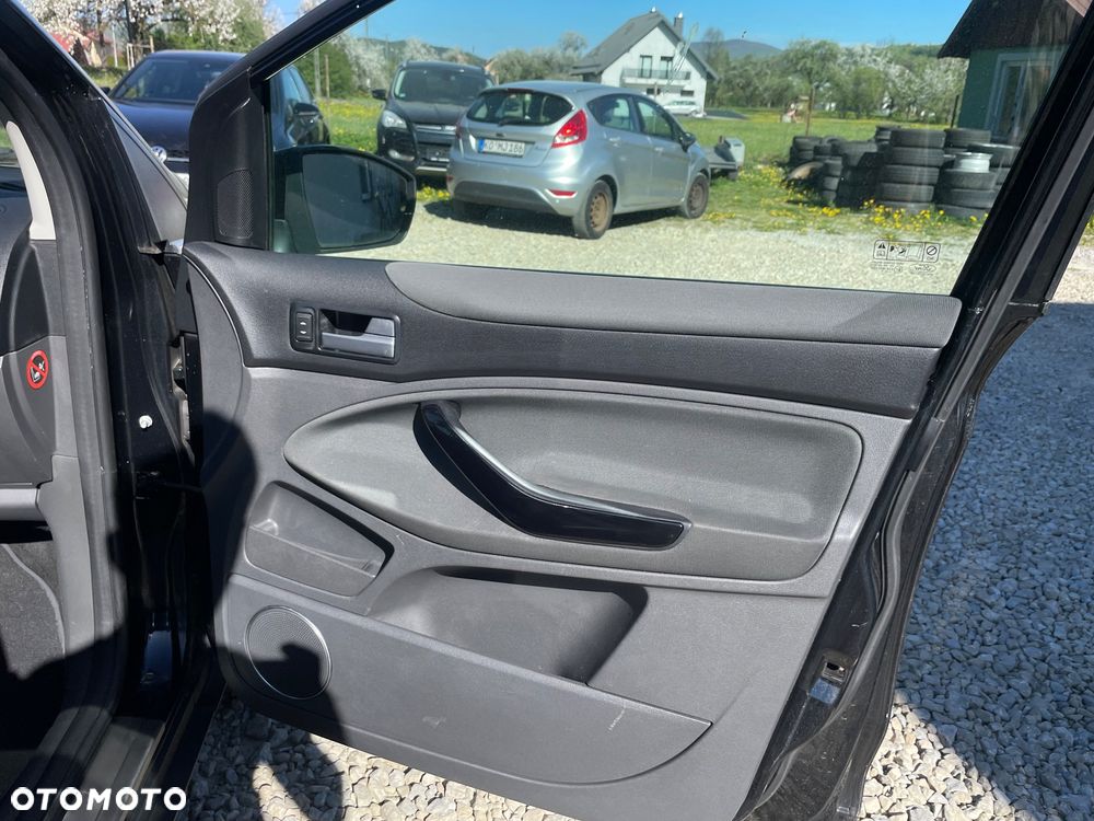 Ford Kuga 2.0 TDCi 4x4 Titanium - 21