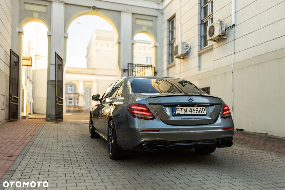 Mercedes-Benz Klasa E - 15