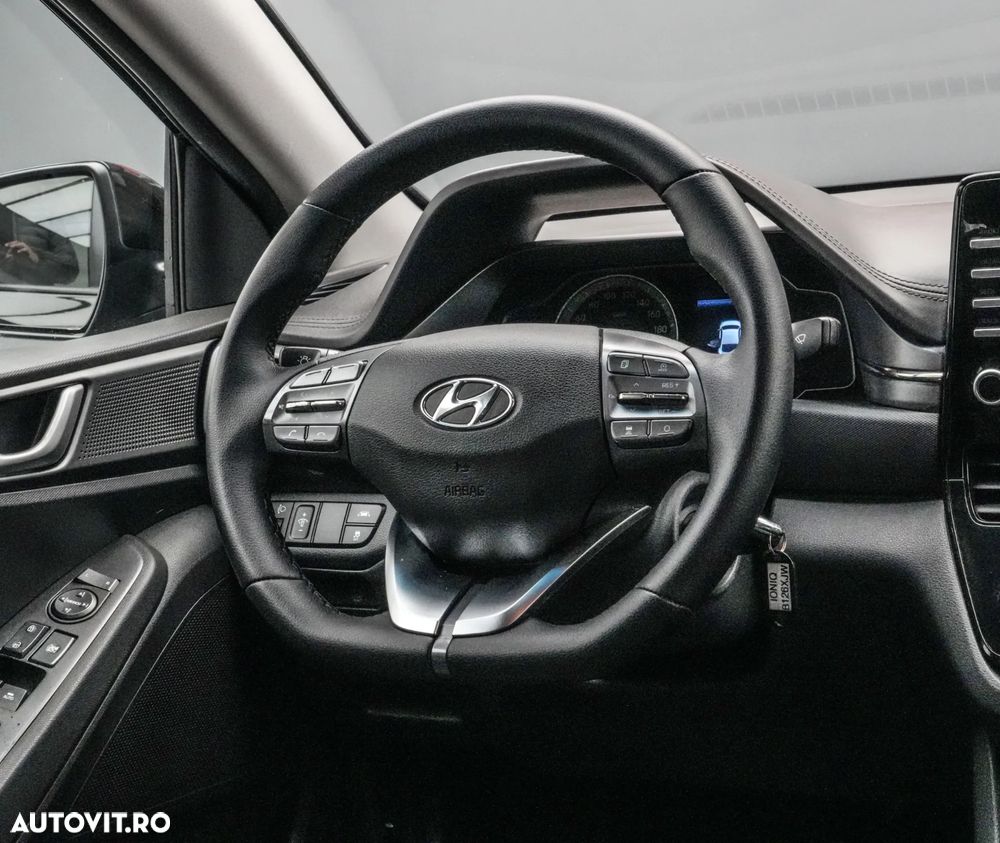 Hyundai IONIQ 1.6 GDI Premium - 17