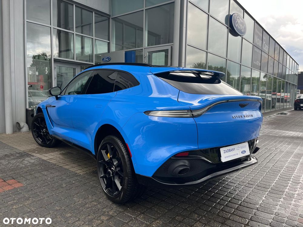 Aston Martin DBX - 4