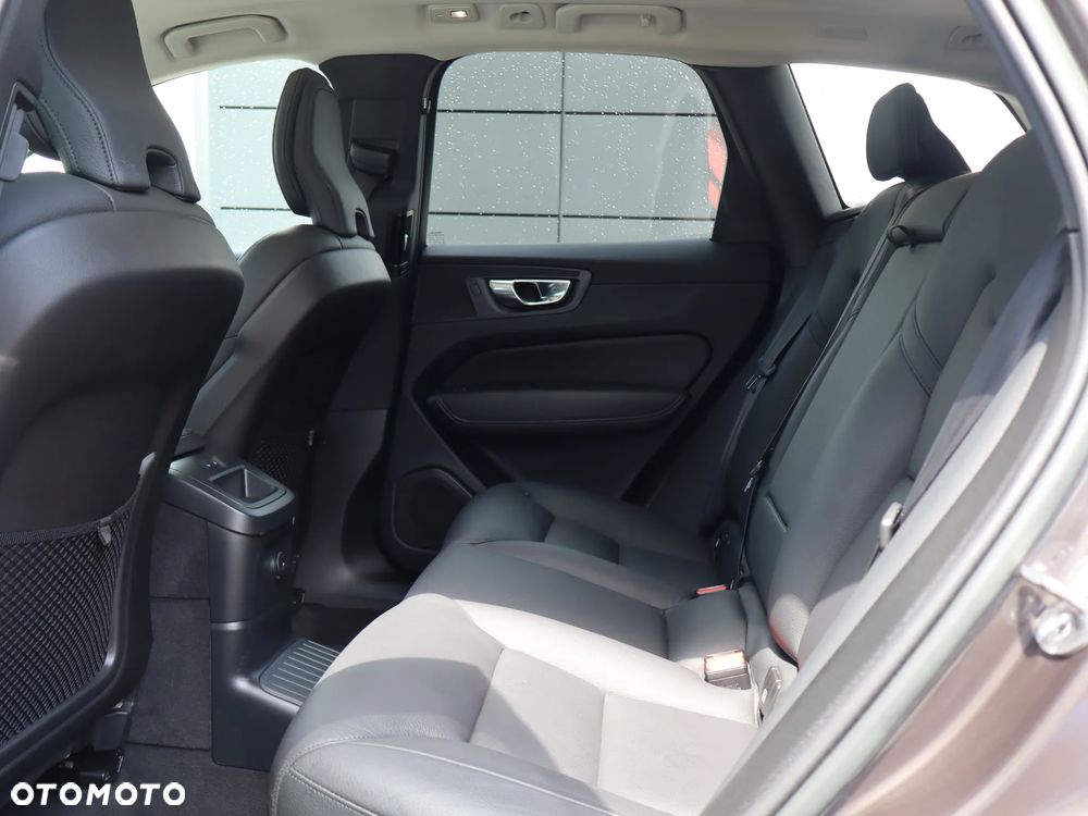 Volvo XC 60 T8 Plug-In Hybrid AWD Ultimate Bright - 17