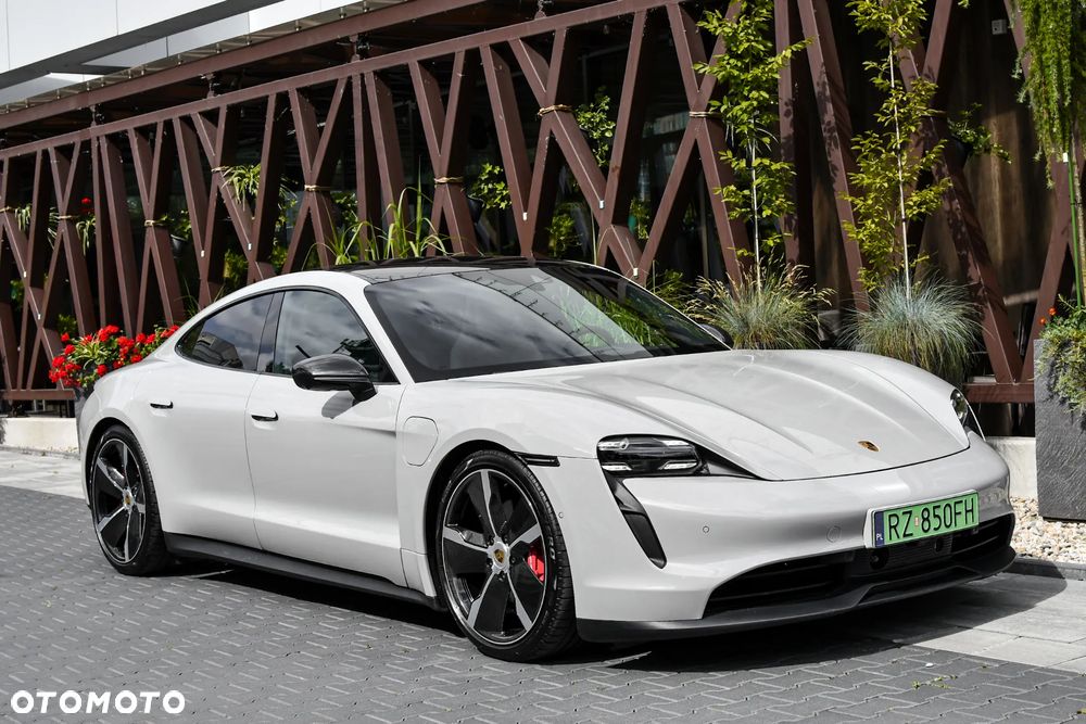 Porsche Taycan 4S Performance Plus - 3