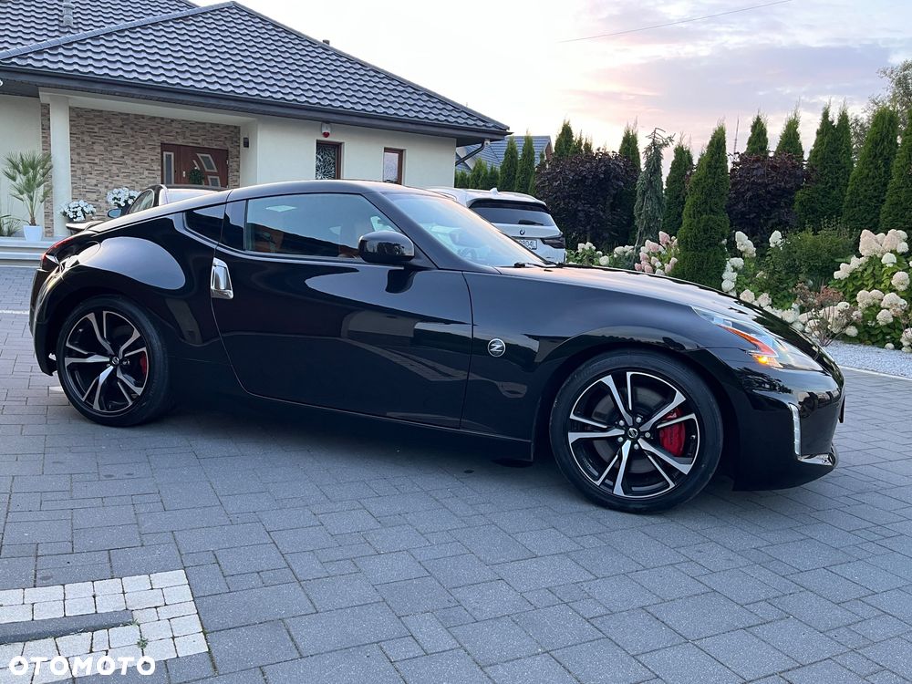 Nissan 370 Z - 35