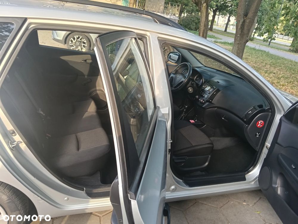 Hyundai i30 1.6 Classic - 27