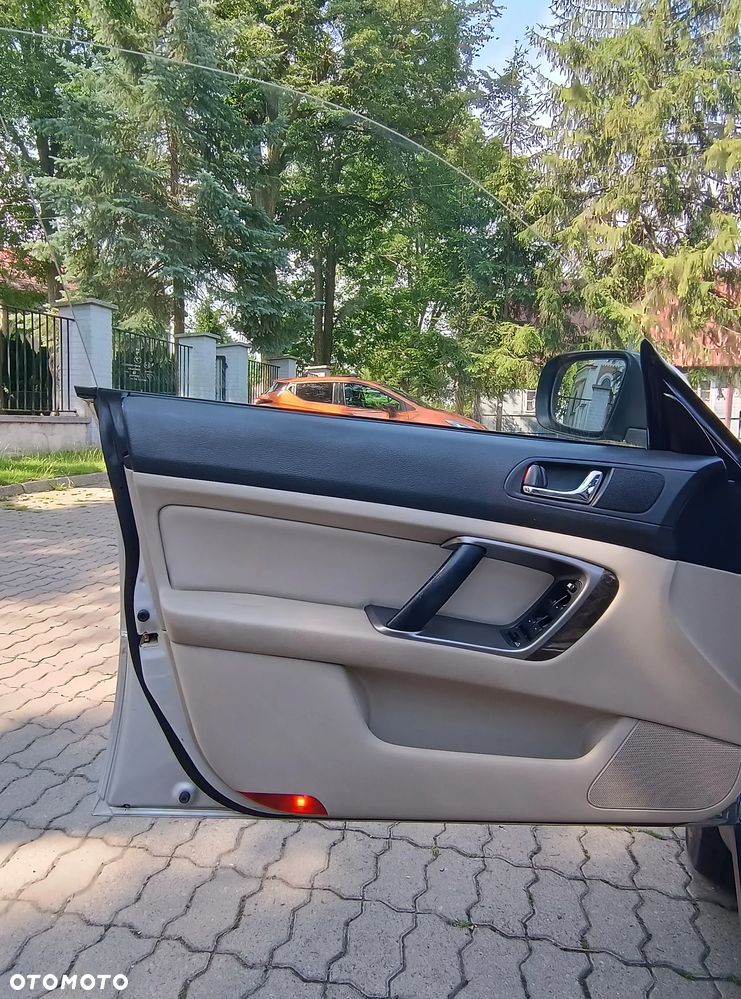 Subaru Outback 3.0 H6 - 25