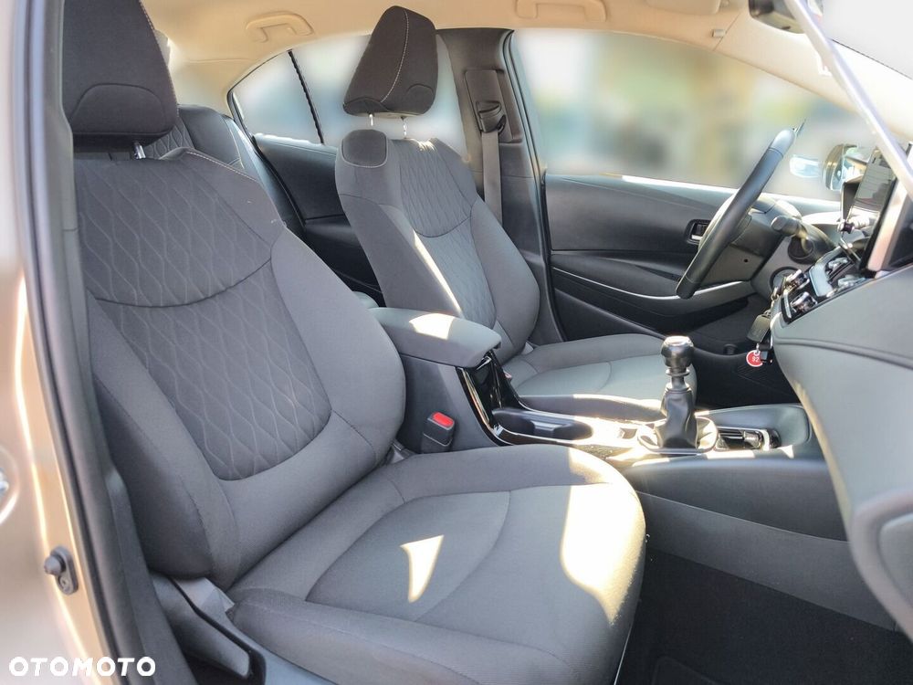 Toyota Corolla - 10