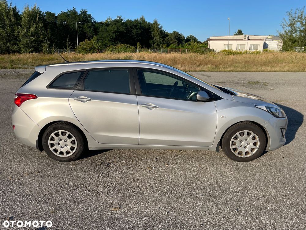 Hyundai i30 1.6 CRDi Classic + - 4