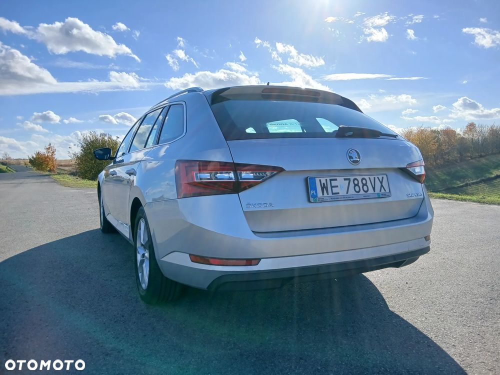 Skoda Superb 2.0 TDI SCR Style DSG - 4