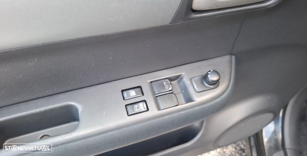 Suzuki Swift 1.3 16V GLX - 14