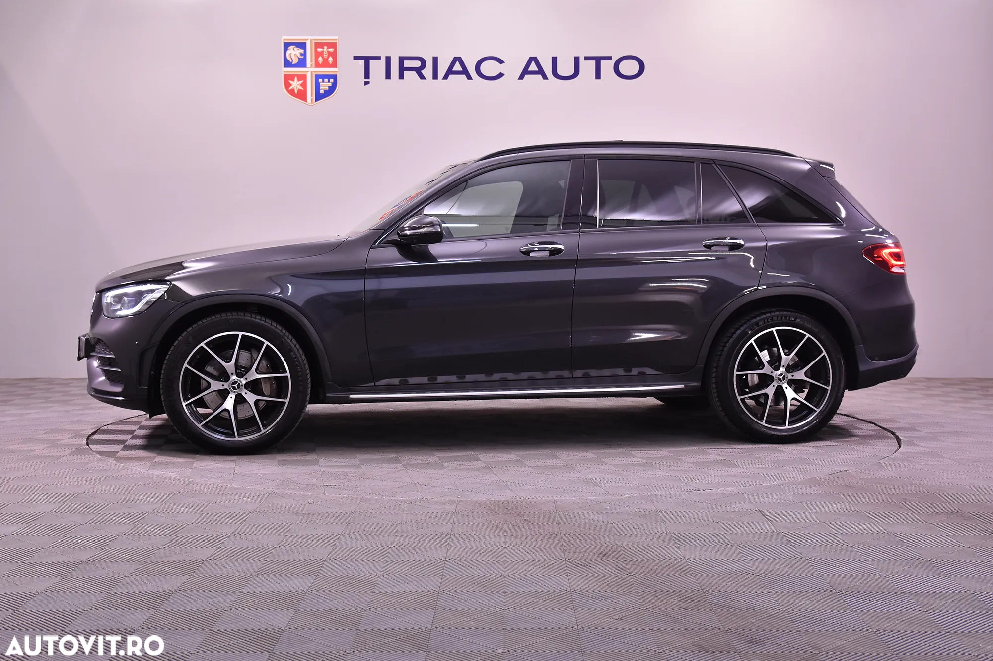 Mercedes-Benz GLC 300 d 4Matic 9G-TRONIC AMG Line - 2