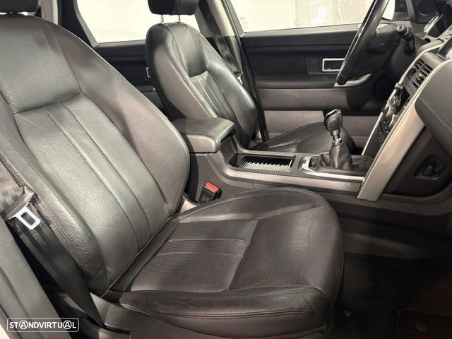 Land Rover Discovery Sport 2.0 TD4 HSE Luxury - 35