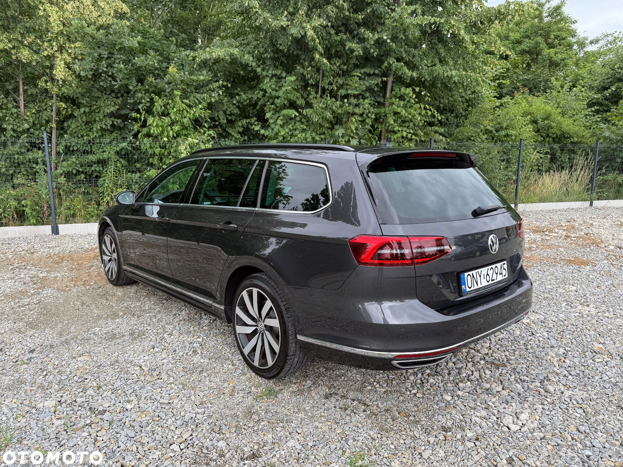 Volkswagen Passat Variant 1.6 TDI SCR DSG - 5