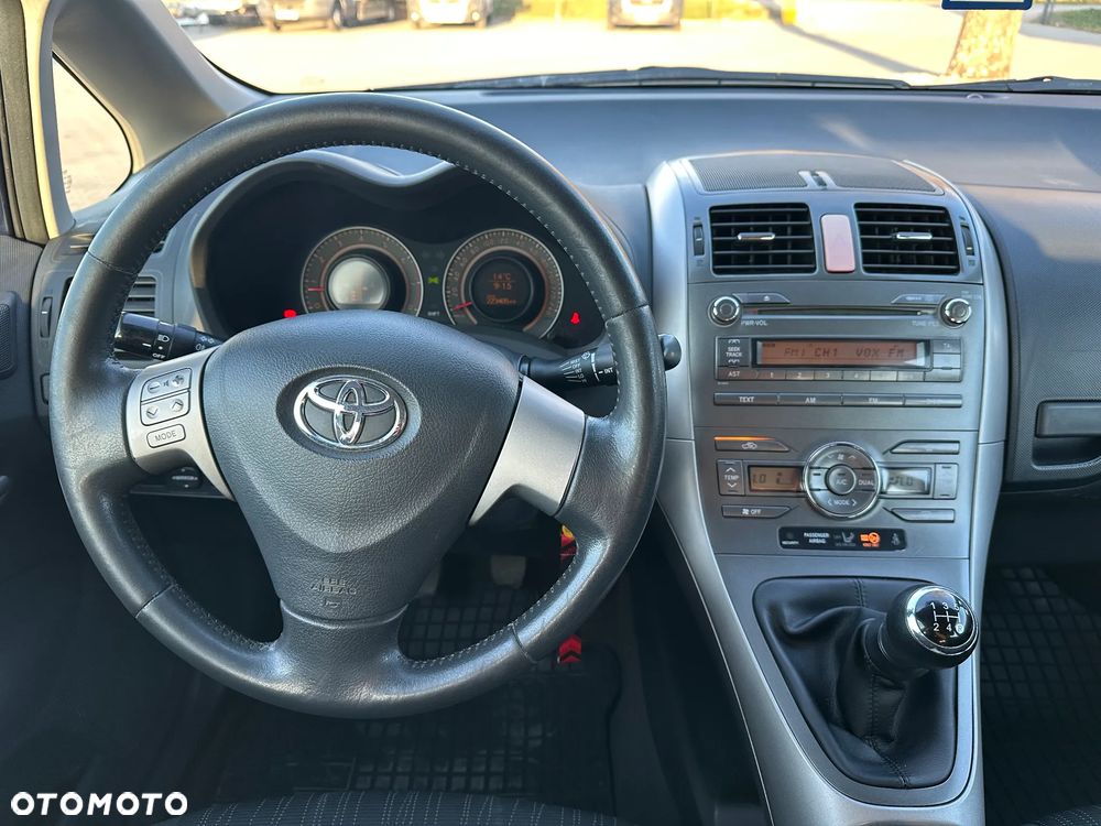 Toyota Auris 1.4 VVT-i Sol - 21