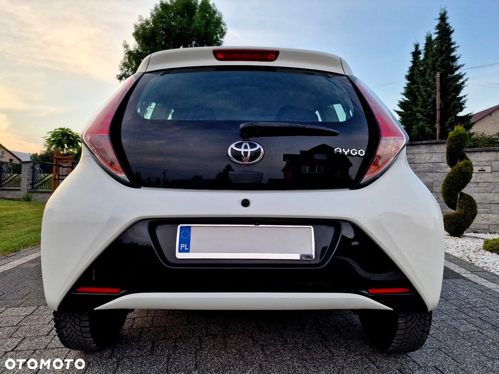 Toyota Aygo x-play - 25