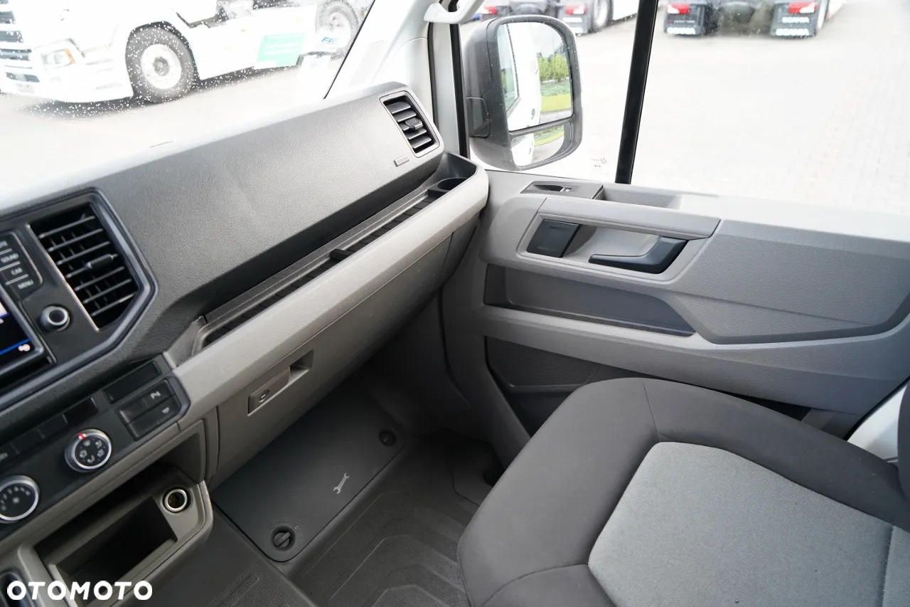 Volkswagen CRAFTER  / 2.0 D / FURGON BLASZAK / NAJAZD ALUMINIOWY /  DMC: 3500 KG / 2018 ROK / SPROWADZONY / PO KONTRAKCIE SERWISOWYM - 33
