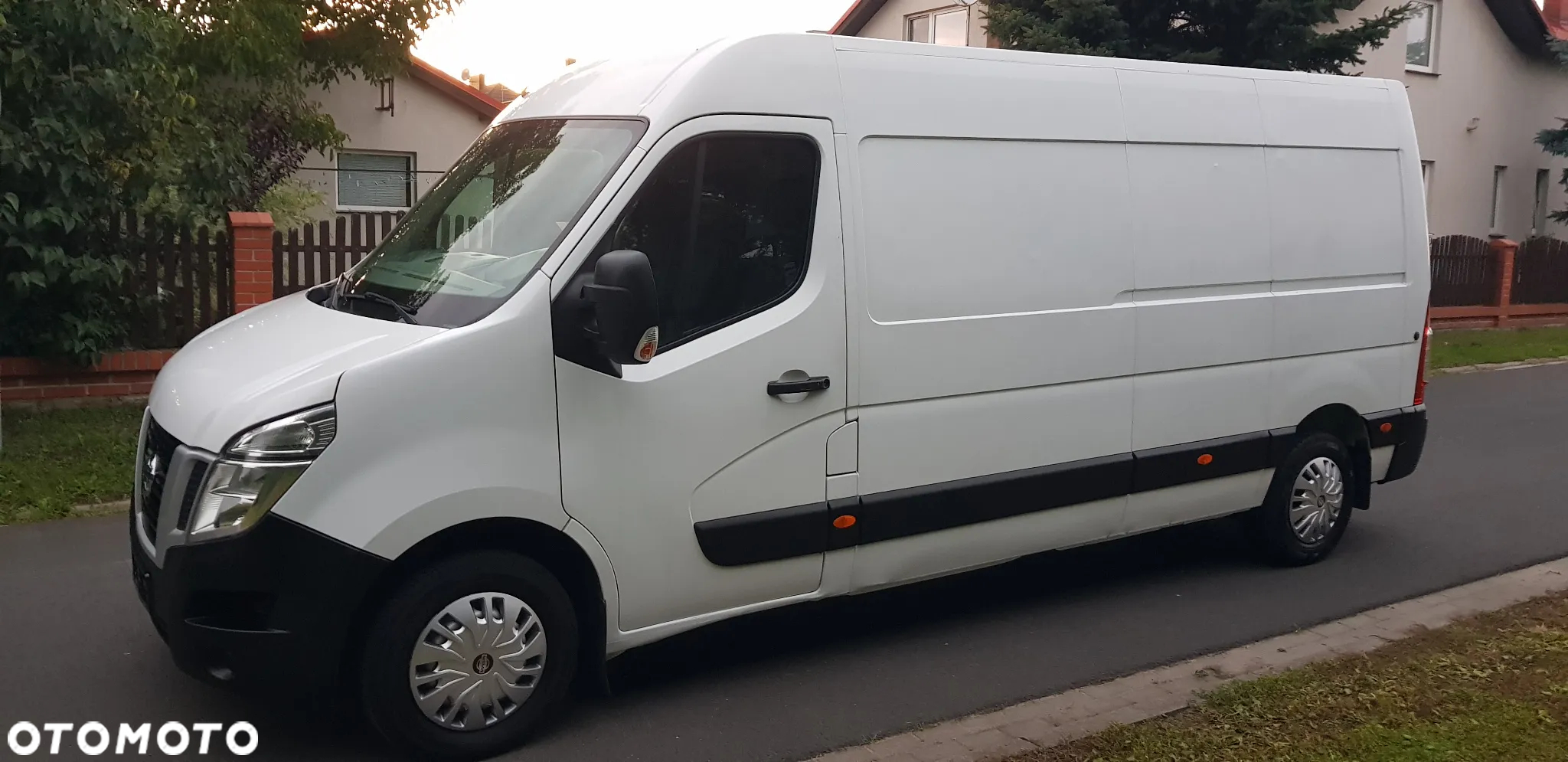 Nissan NV 400 - 4