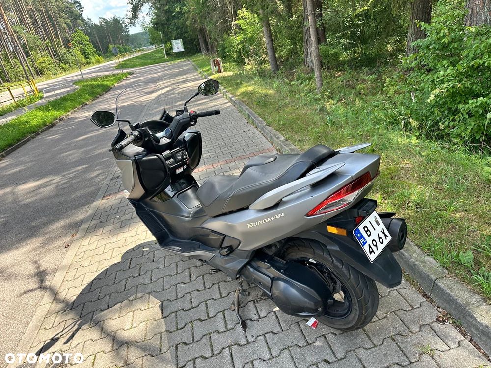Suzuki Burgman - 16