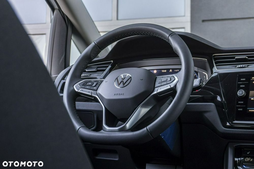Volkswagen Touran - 22