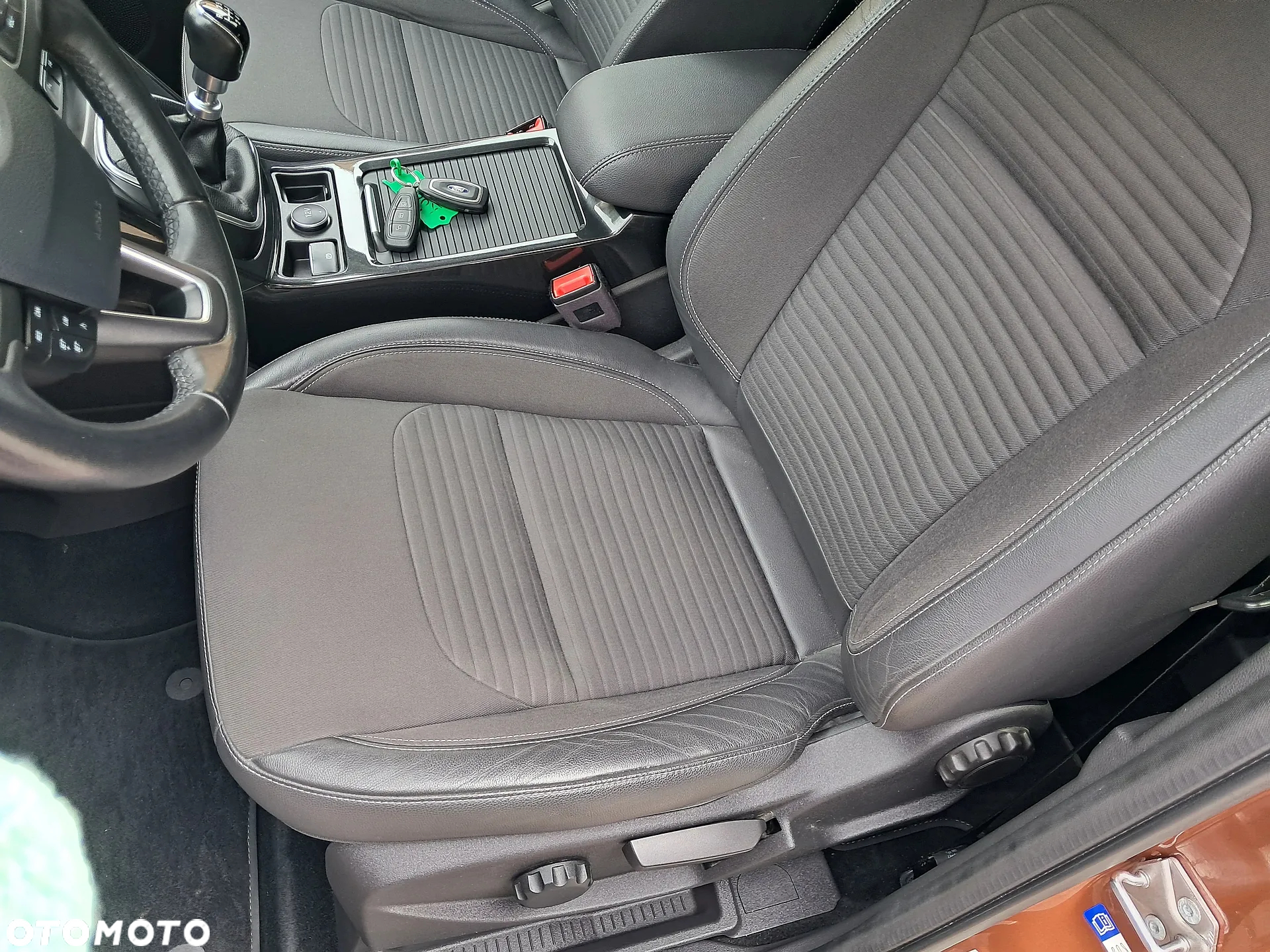 Ford Kuga 1.5 EcoBoost 2x4 Titanium - 20