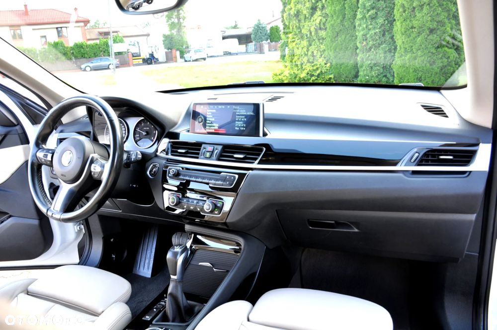 BMW X1 xDrive20d xLine - 25