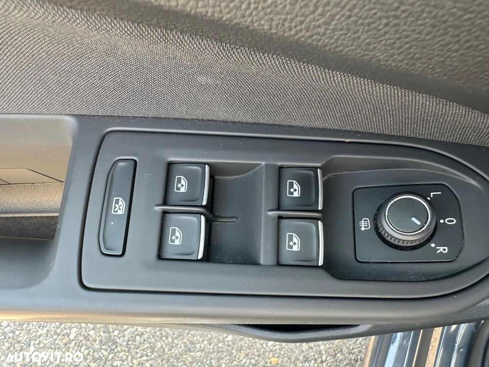 Volkswagen Golf 2.0 TDI Life - 17