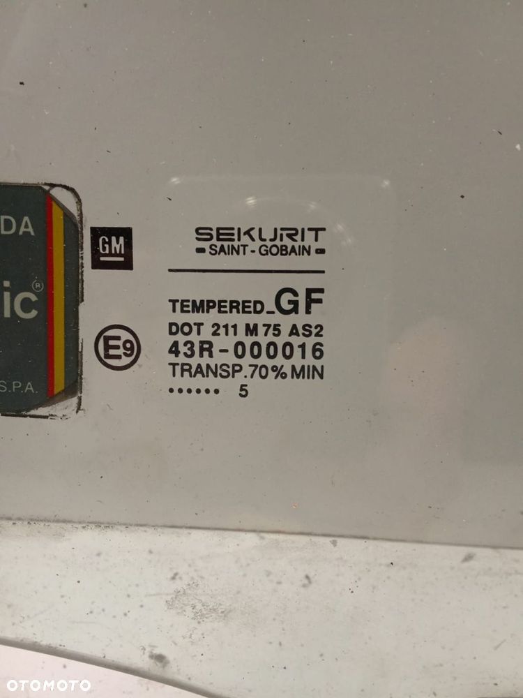 Szyba przednia opuszczana prawa OPEL CORSA B 1993- 3 DRZWI - 2