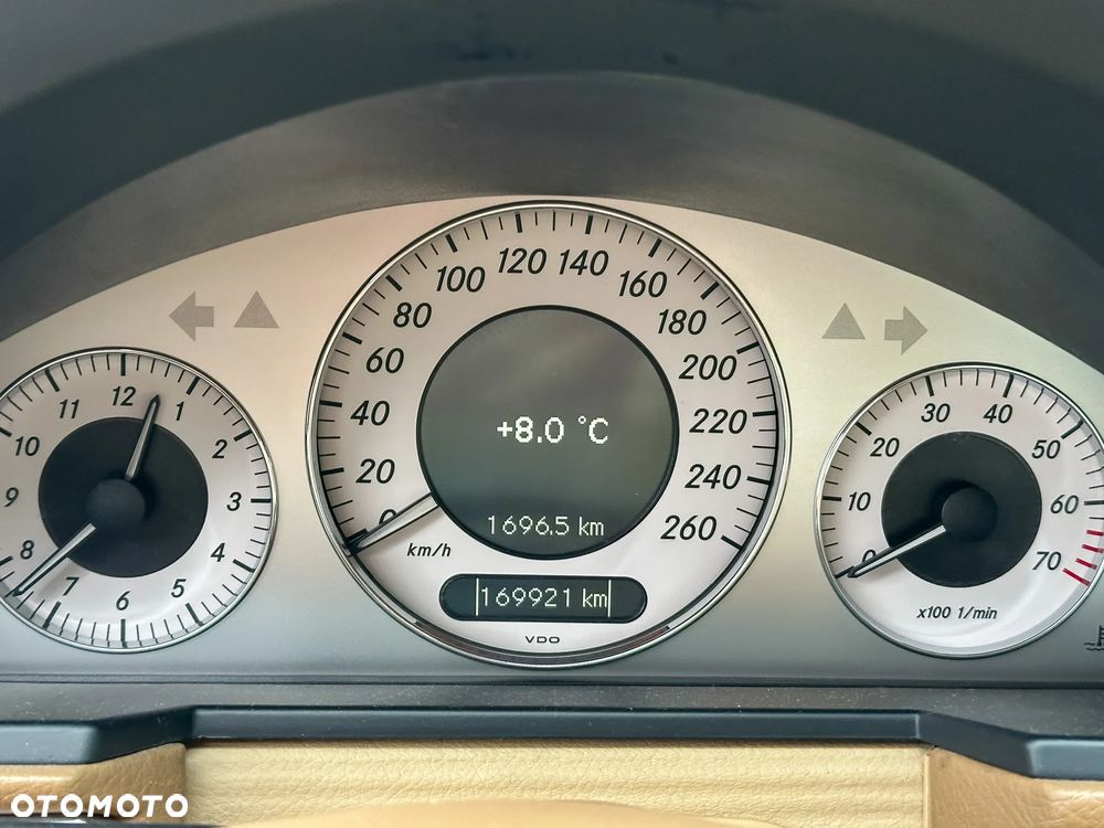 Mercedes-Benz Klasa E 500 4Matic Automatik Avantgarde - 24