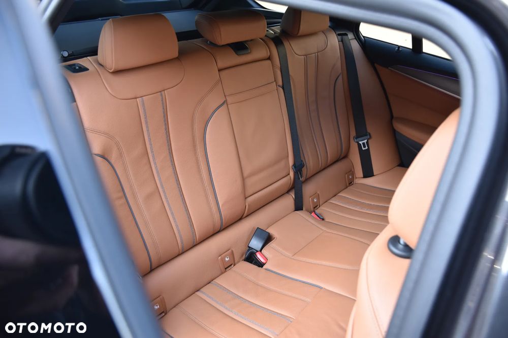 BMW Seria 5 530d xDrive M Sport sport - 17