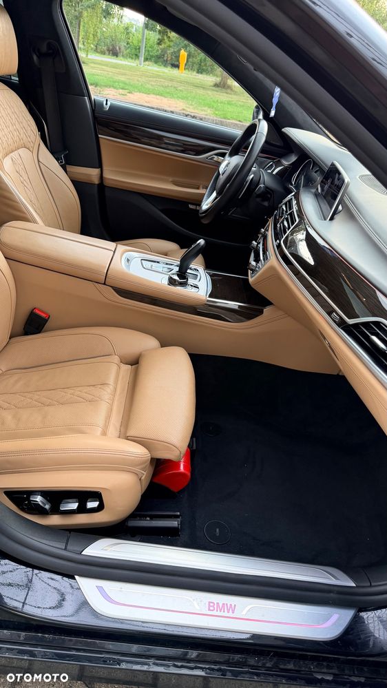 BMW Seria 7 740Ld xDrive sport - 10
