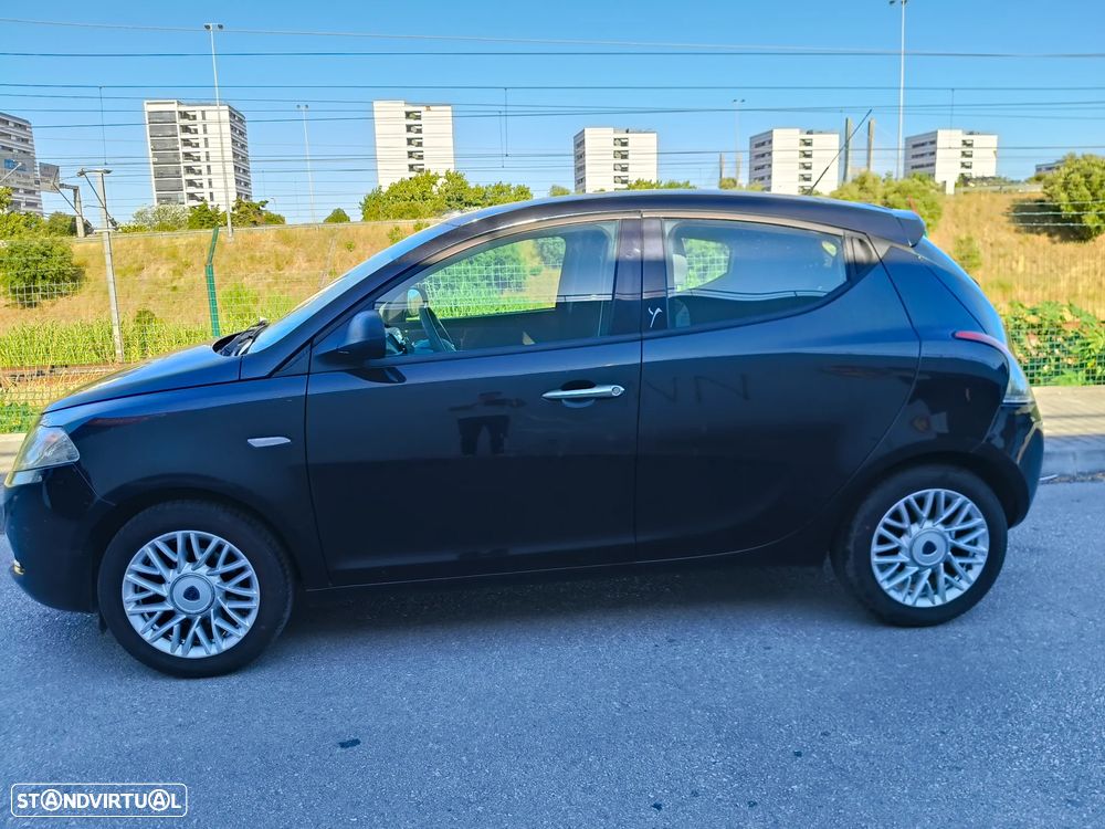 Lancia Ypsilon 1.3 M-jet S&S Silver - 1