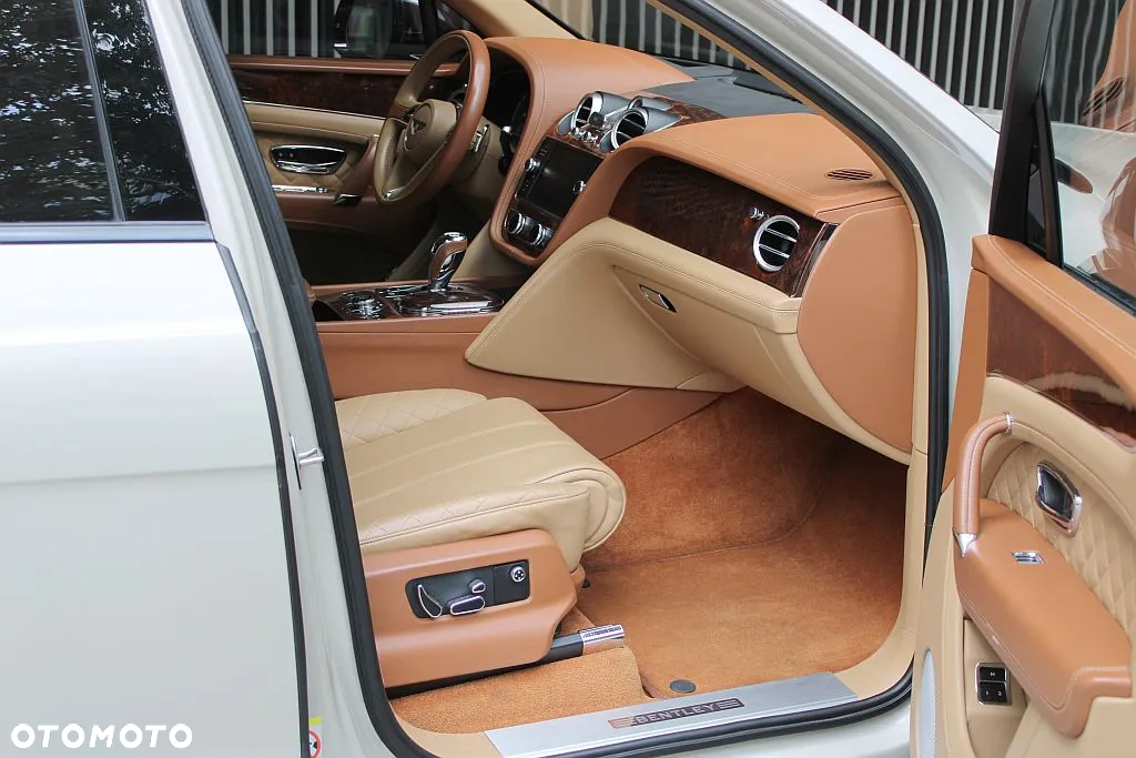 Bentley Bentayga W12 - 12