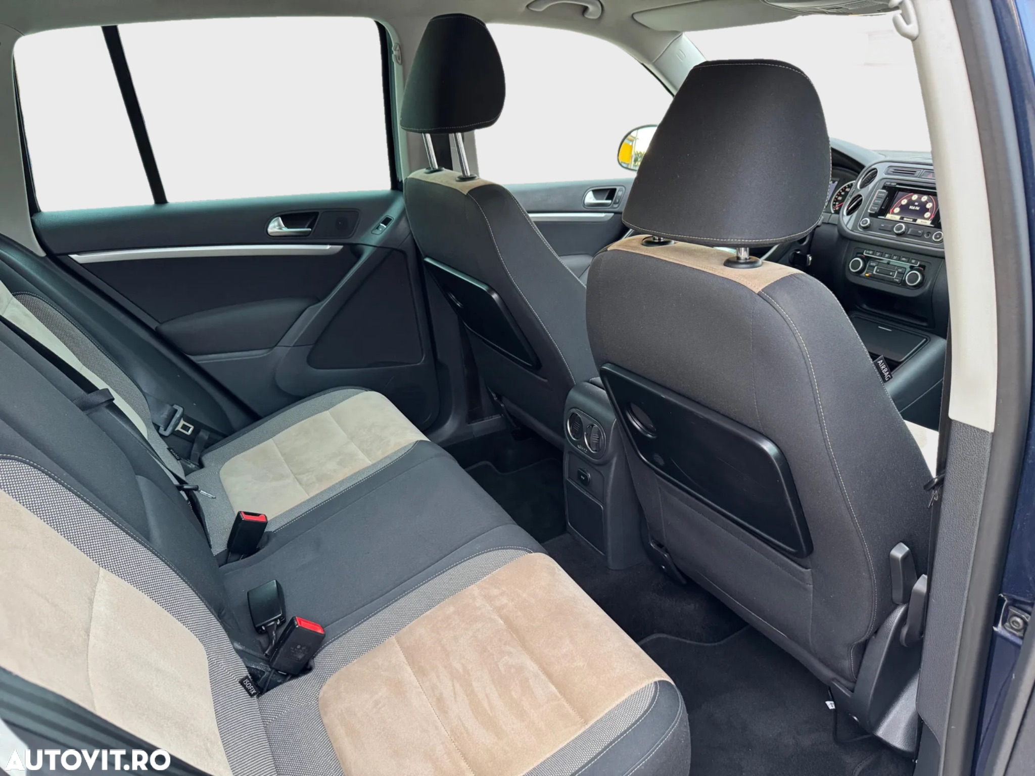 Volkswagen Tiguan 2.0 TDI DPF 4Motion BlueMotion Technology Trend & Fun - 9