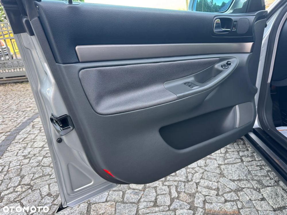 Audi A4 Limousine 1.8 - 24