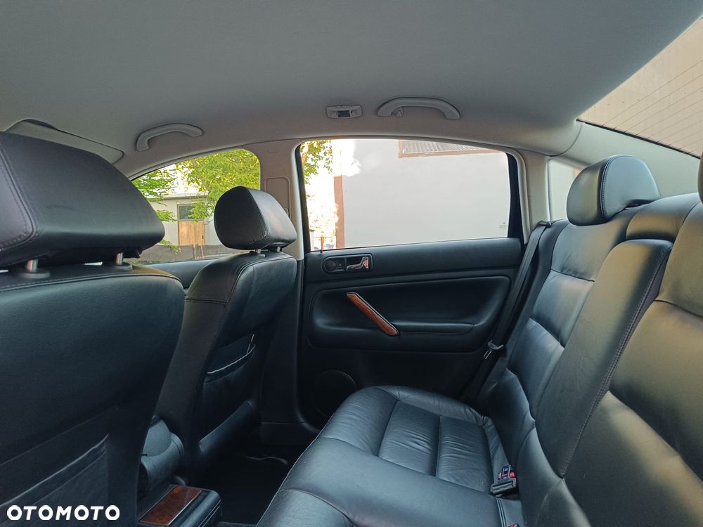 Volkswagen Passat - 15