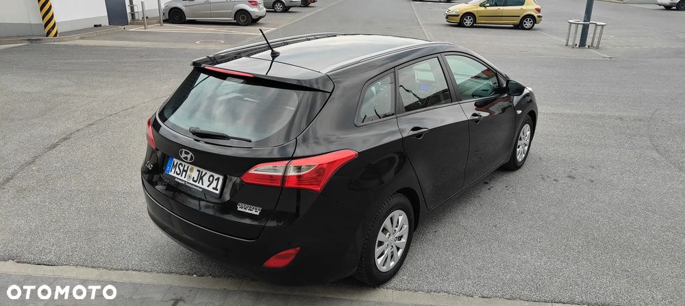 Hyundai i30 blue Kombi 1.4 Style - 35