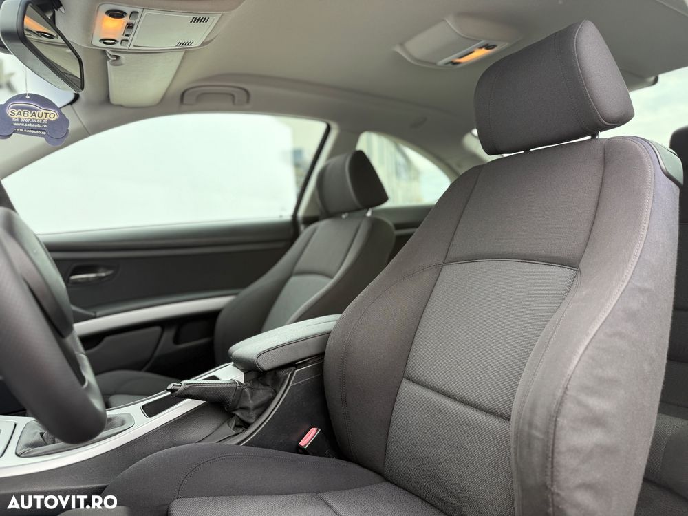 BMW Seria 3 320i - 11