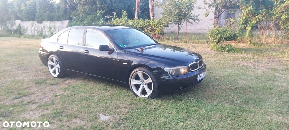 BMW Seria 7 745i - 2