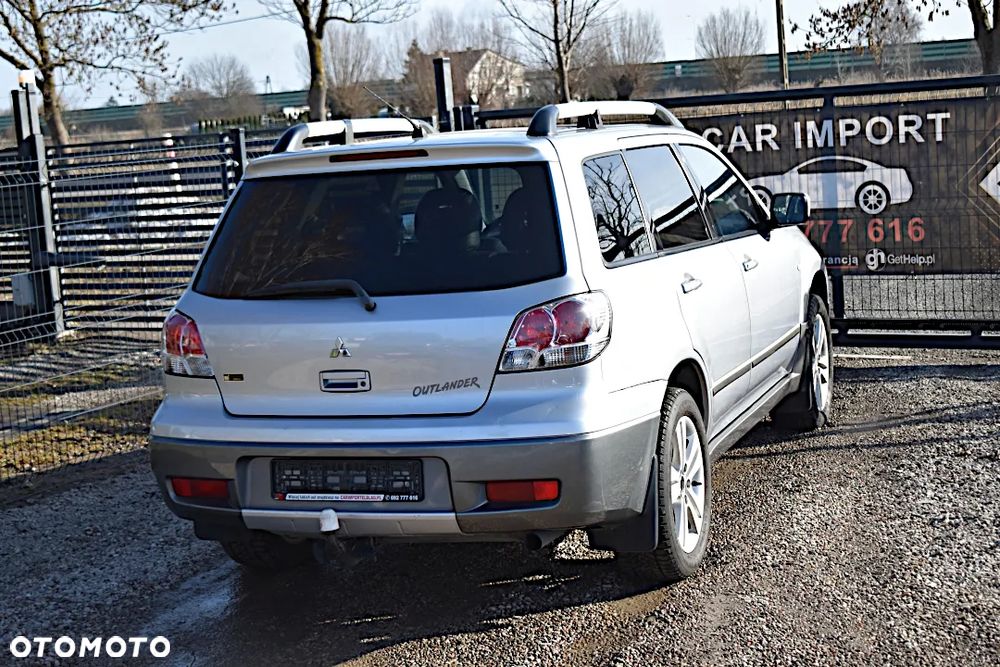 Mitsubishi Outlander 2.4 4WD Automatik Intense - 13