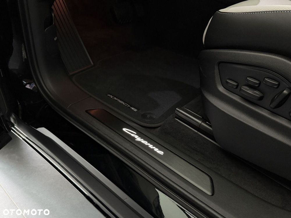 Porsche Cayenne - 15
