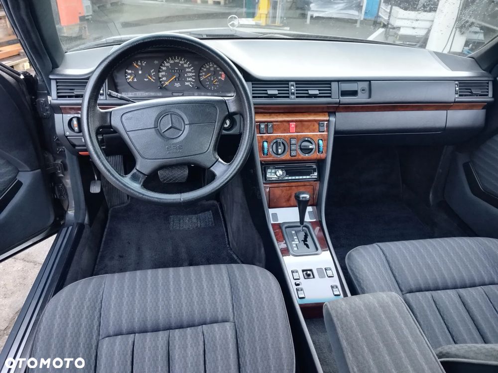 Mercedes-Benz W124 (1984-1993) - 14